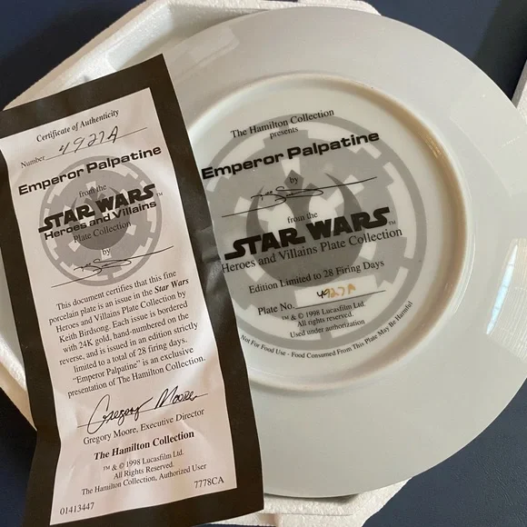 Hamilton Collection Star Wars collectors plate - Picture 2 of 2